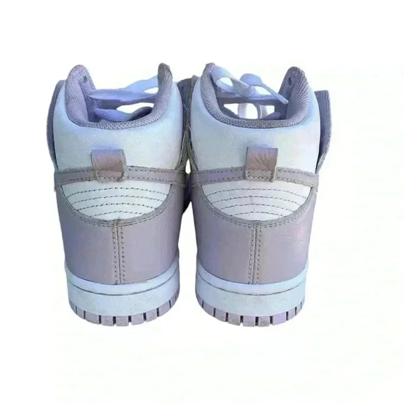 Nike women’s High tops Dunks Light Lavender white sz 7 preloved - Picture 5 of 9